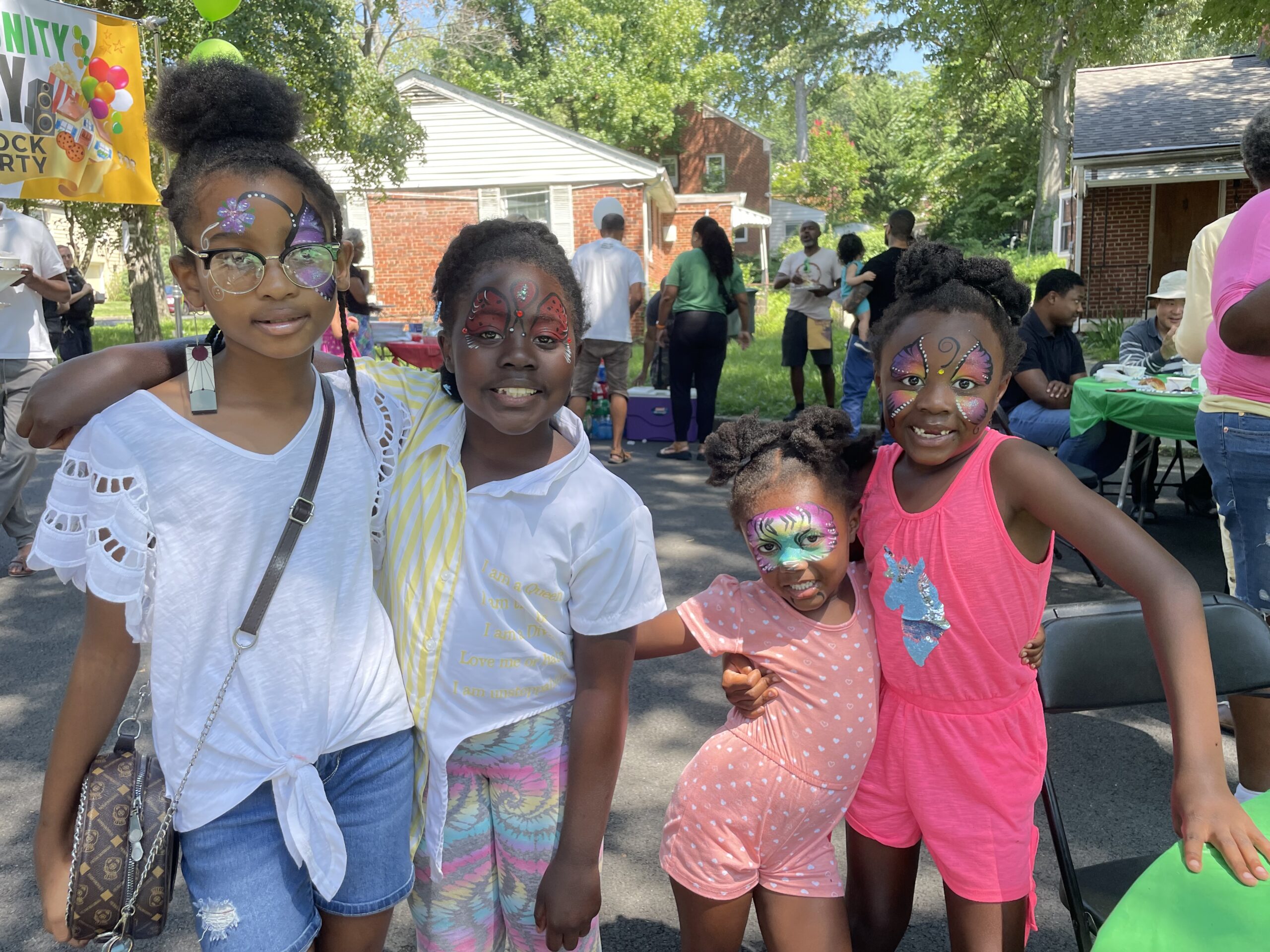 Penn-Branch-Kids-having-fun-with-Facepaint-and-Chalk-at-the-Block-Party-202